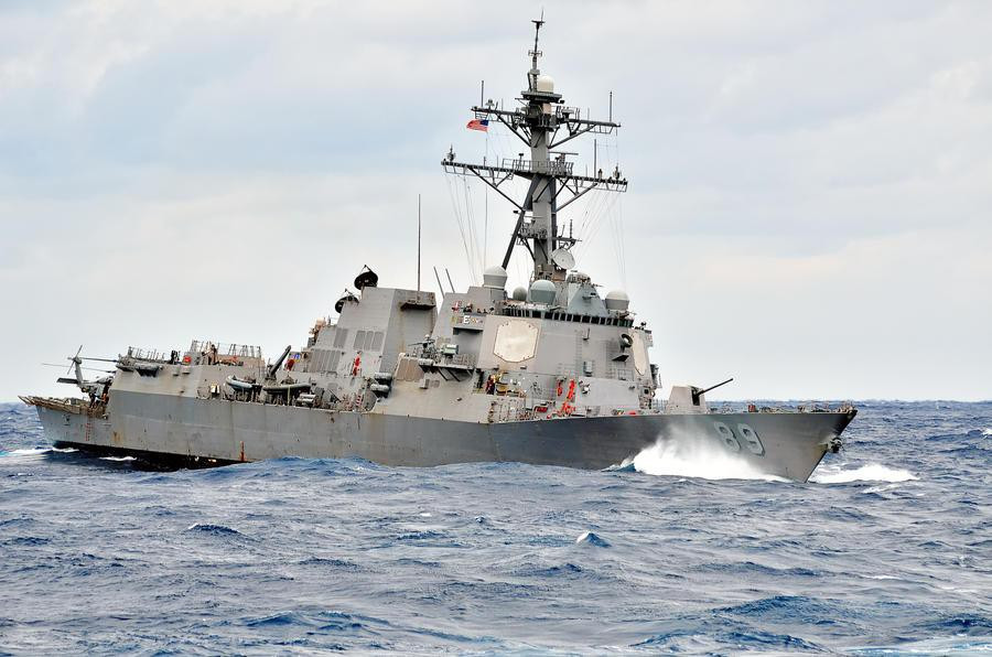 Mỗi tàu được trang bị 90-96 ống phóng thẳng đứng (VLS) chia làm hai cụm trước và sau thượng tầng, có khả năng sử dụng tên lửa hành trình BGM-109 Tomahawk, tên lửa phòng không RIM-156 SM-2 và RIM-161 SM-3, cùng tên lửa chống ngầm RUM-139 VL-ASROC. Với kho vũ khí cực mạnh trang bị, đây được đánh giá là lớp khu trục thành công nhất của Mỹ.