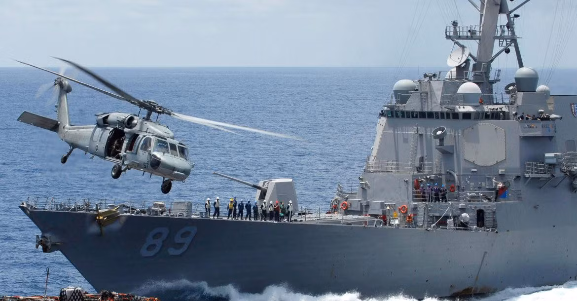 Quân đội Mỹ cũng đẩy mạnh hoạt động tại khu vực châu Á - Thái Bình Dương trong những tháng qua, trong đó triển khai hàng chục chuyến bay của các loại trinh sát cơ cũng như các chiến hạm uy lực của mình gần đảo Đài Loan và bờ biển Trung Quốc đại lục.