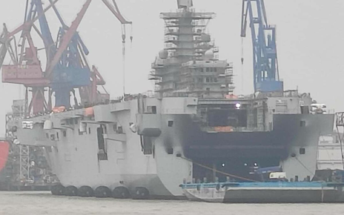 Với những chiếc tàu sân bay Type 075 thứ tư và thứ năm, rất có thể thời gian đóng mới của phía Trung Quốc sẽ còn được rút ngắn hơn nữa khi quy trình thi công, hoàn thiện đã được phía Trung Quốc tối ưu sau ba lần đóng trước đó. Nguồn ảnh: Pinterest.