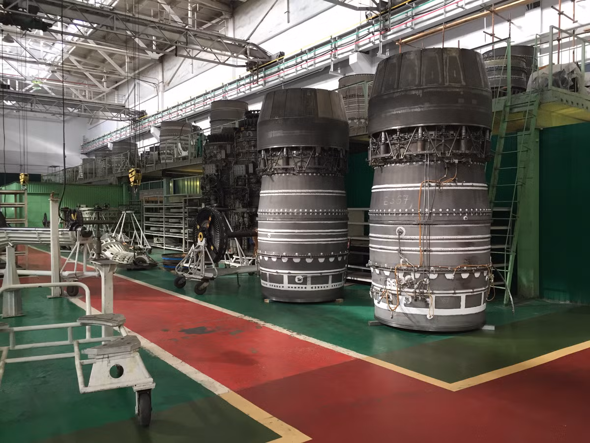 Ngoài ra trên cơ sở NK-32-02, các kỹ sư đã lên kế hoạch tạo ra một loại động cơ cho máy bay vận tải tương lai Slon, nó sẽ thay thế chiếc An-124 Ruslan huyền thoại.