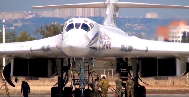 Số mới nhất của tạp chí cho biết, máy bay ném bom chiến lược hiện đại hóa Thiên Nga Trắng Tu-160M của Nga đã bay với động cơ NK-32-02 nâng cấp vào ngày 3/11, họ hướng sự chú ý đến thực tế là máy nén và cánh turbine, cũng như cải tiến làm mát đã được phát triển mới cho NK-32-02.