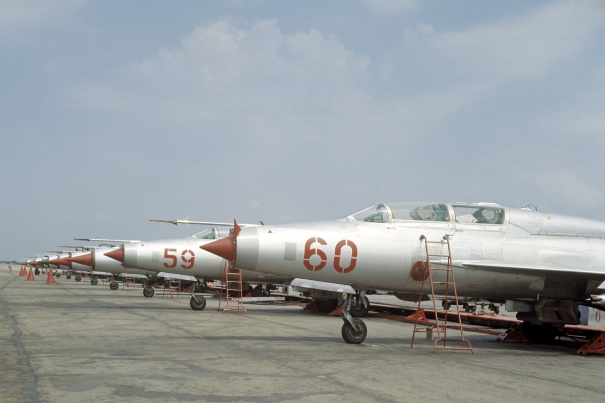 Đối với những chiếc MiG-21 được rao bán, về mặt lý thuyết thì chúng có thể phục vụ trong nhiều năm nữa. Tuy nhiên trong hơn 30 năm, các máy bay chiến đấu đã bị phơi ngoài trời, và sẽ rất khó, nếu không muốn nói là không thể đưa chúng trở lại trạng thái đủ điều kiện hoạt động.