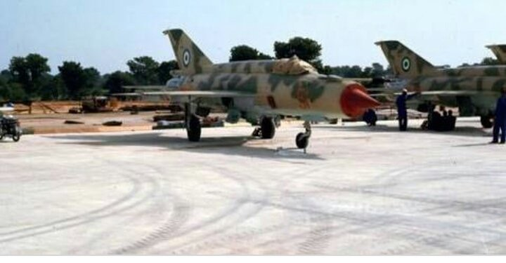 Các đặc tính kỹ thuật của những chiếc máy bay này, theo The Drive thì rất mơ hồ. Nếu tốc độ tối đa được công bố là 2.228 km/h là ấn tượng, thì bán kính chiến đấu chỉ đạt tới con số 500 km vẫn là điều đáng mong đợi.