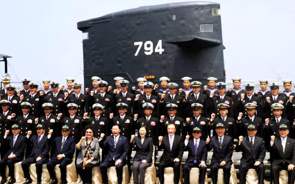 Washington đã thông báo cho Đài Bắc về quyết định cấp giấy phép xuất khẩu thiết bị định vị thủy âm (sonar) kỹ thuật số. Đây là một trong hai hệ thống tối quan trọng với dự án tàu ngầm do đảo Đài Loan tự phát triển, bên cạnh tổ hợp chiến đấu tích hợp.