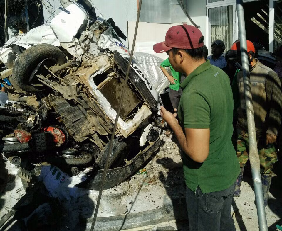 Hien truong vu tai nan lien hoan khien 5 nguoi thiet mang-Hinh-4