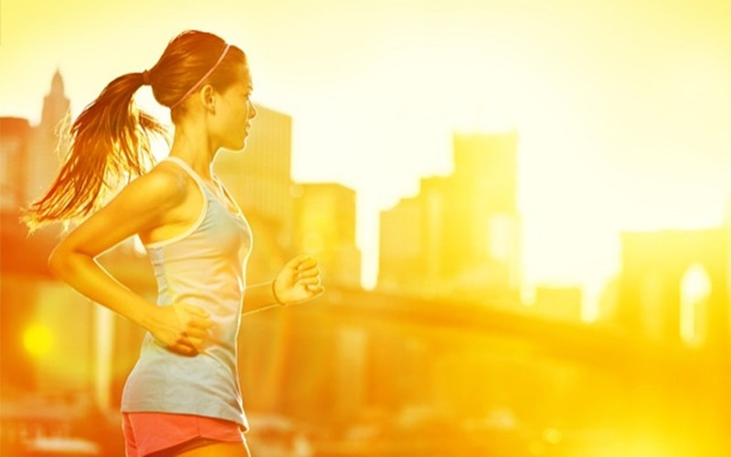 Không tập luyện căng thẳng, cường độ cao: Có ý kiến cho rằng tập luyện khi đang đói sẽ giúp tiêu nhiều calo hơn. Nhưng thực tế, nó không ảnh hưởng tới việc tiêu hụt mỡ, mà ảnh hưởng tới sự khỏe mạnh của các cơ. Cường độ tập luyện cũng có thể giảm bởi cơ thể bạn sẽ bị thiếu năng lượng.