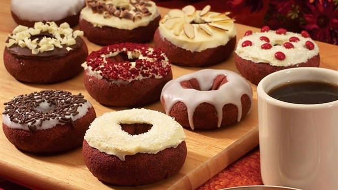 5. Đồ nướng Các món nướng sẽ gây rắc rối cho sức khỏe tim mạch do chúng có chất béo chuyển hóa gây bệnh tim. Nếu ăn quá nhiều món nướng có hương vị đường, tim của bạn sẽ bị căng thẳng. Ngoài ra, đường trong thực phẩm cũng có thể chứa glucose 6-phosphate làm giảm chức năng tim đến mức suy tim.