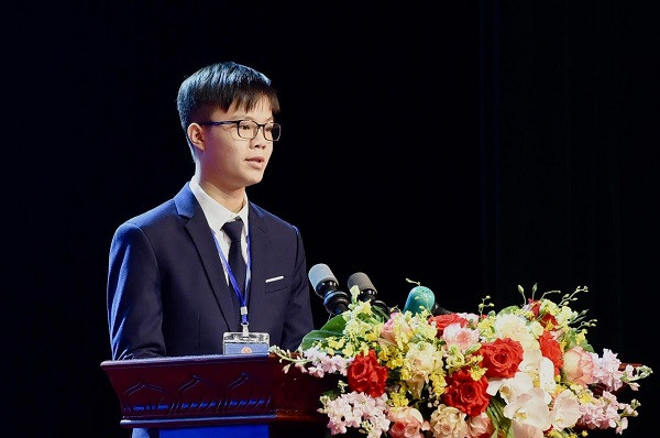 Bộ trưởng Nguyễn Kim Sơn: Muốn dạy người, nhà giáo phải thấu hiểu con người - Hình 4 Bo truong Nguyen Kim Son: Muon day nguoi, nha giao phai thau hieu con nguoi-Hinh-4