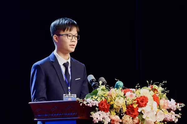 Bo truong Nguyen Kim Son: Muon day nguoi, nha giao phai thau hieu con nguoi-Hinh-4