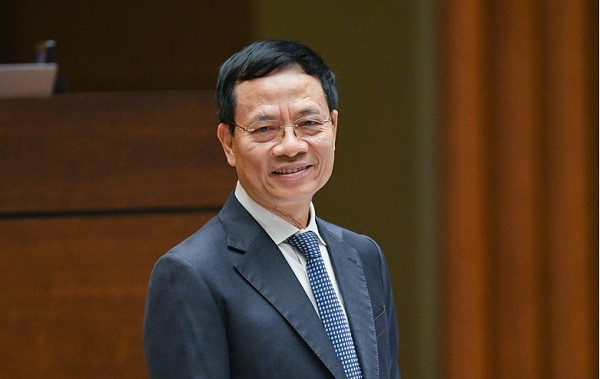 Bộ trưởng Nguyễn Mạnh Hùng: “Tôi đi mua kính, họ hỏi số điện thoại cũng đưa” - Hình 2 Bo truong Nguyen Manh Hung: “Toi di mua kinh, ho hoi so dien thoai cung dua”-Hinh-2