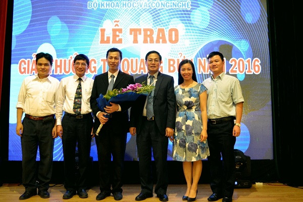 Giao su tre nhat nam 2022: Nang long voi rom ra, dong ruong-Hinh-2