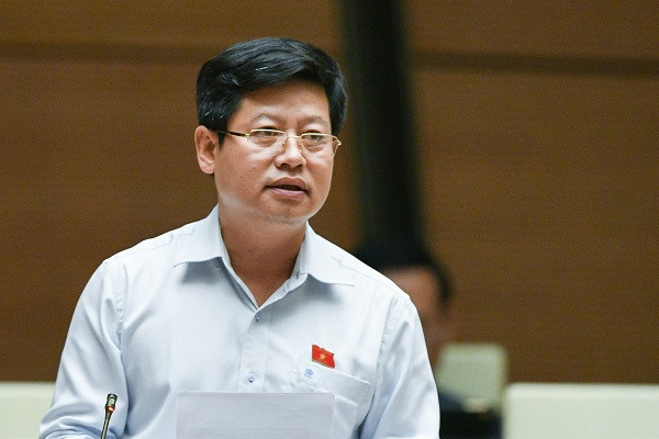 “Nong” nghi truong ve giu hay bo quy binh on gia xang dau