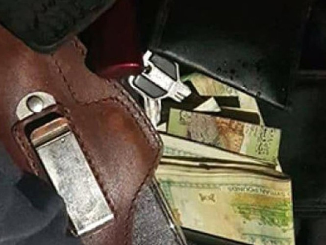 Trong trường hợp thông thường, điện thoại của Soleimani và các thiết bị điện tử khác sẽ bị lấy đi để phân tích pháp y.