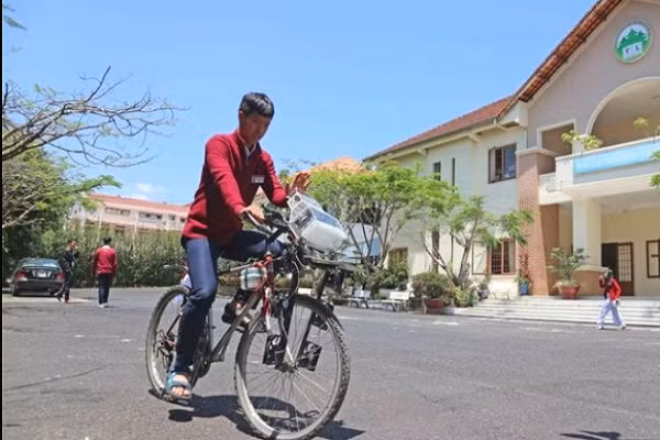 Xe dap “loc” khong khi