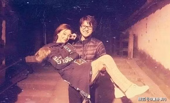 Trieu Le Dinh bi dao mo 'qua khu den', Phung Thieu Phong phan ung la-Hinh-4