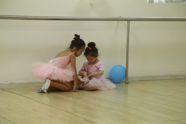 “Rung tim” truoc khoanh khac “hot kid” Cam Cam mua ba le