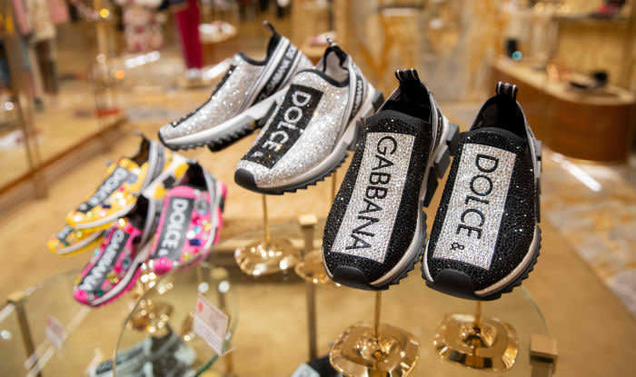 Dai gia hoang so, o nha khong di du lich, hang xa xi, resort e am