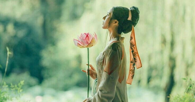 Nguoi kho tam troi chang phu, ke doc tam cung phai nhan bao ung