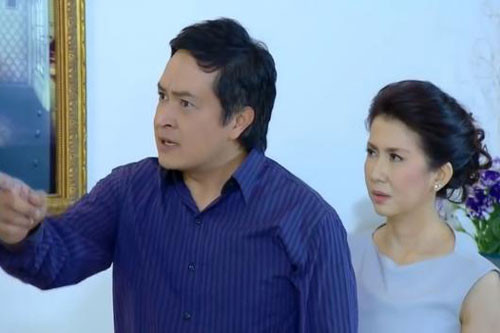 Dau xot ngay nao me chong cung cho con dau o cu an trung luoc