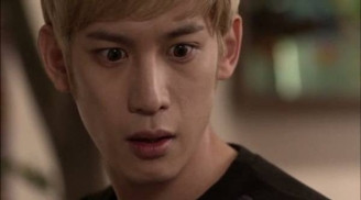 Dem tan hon, chong het len khi nhin thay toi buoc ra tu nha tam