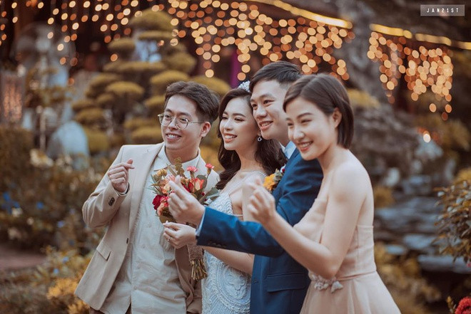 Những ngày gần đây, Bùi Hằng trở thành tâm điểm chú ý trên mạng xã hội khi chia sẻ chuyện tình yêu - tình bạn thân 10 năm với ông xã Quang Trường. Ông xã hiện tại cũng chính là người gắn bó, giúp đỡ, chia sẻ cùng cô những khó khăn suốt nhiều năm.