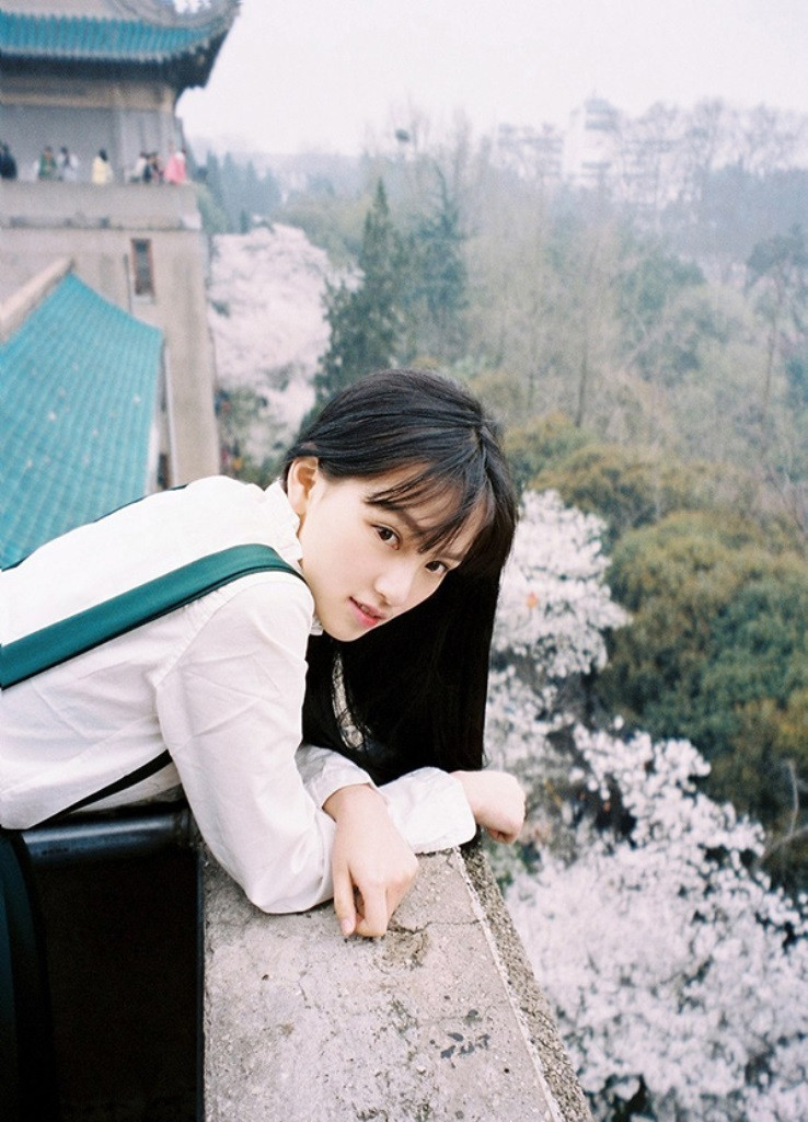 Nu than Vu Han choi bong ro tung gay sot cong dong mang-Hinh-3