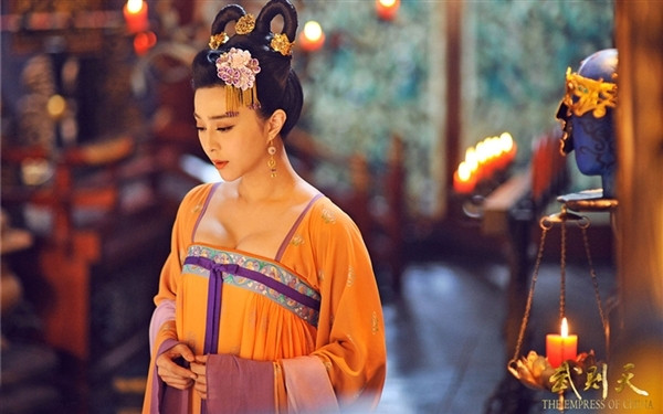 Trang phuc thoi nha Duong: Quy toc ho bao, dan thuong phai kin mit-Hinh-2