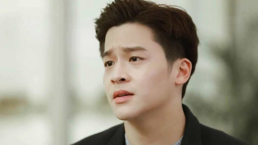 Sau ba ngay di cong tac, vo toi tro ve voi guong mat “lech khuon”