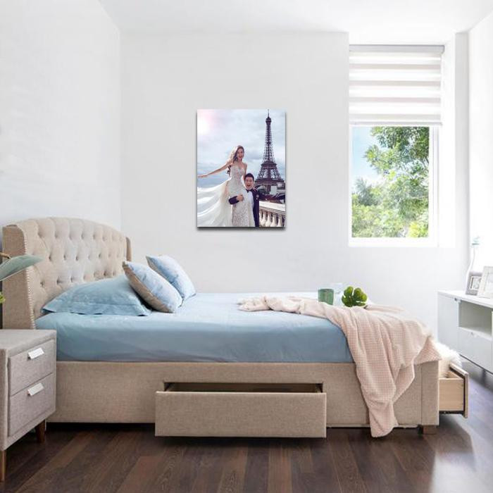 Một điều cần lưu ý là phải treo ảnh ở một bên tường cạnh cửa sổ. Tránh treo ảnh đối diện cửa, nơi có ánh sáng chiếu vào gây bất lợi cho hôn nhân. * Thông tinh mang tính chất tham khảo, chiêm nghiệm. 