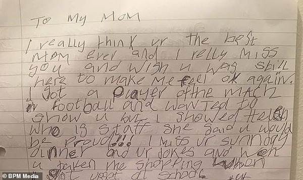 Vo tinh nhat duoc buc thu la, mo ra xem khong cam duoc nuoc mat