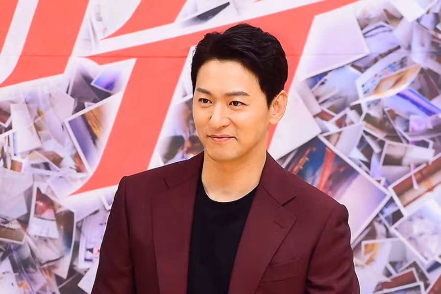 Tin nhan nghi mua dam cua Jang Dong Gun, Joo Jin Mo bi lo the nao?-Hinh-2