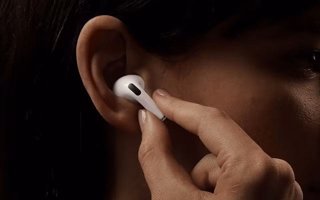 Tai nghe AirPods có nguy cơ "cháy hàng" vì dịch virus corona.