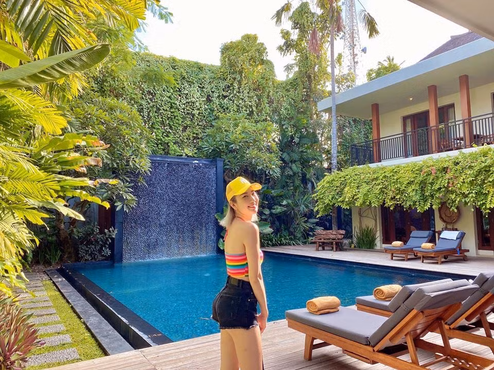 Nửa cuối năm 2019, Thúy Ngân góp mặt trong 2 dự án phim là “Hải đường trong gió” và “Gạo nếp gạo tẻ 2”.