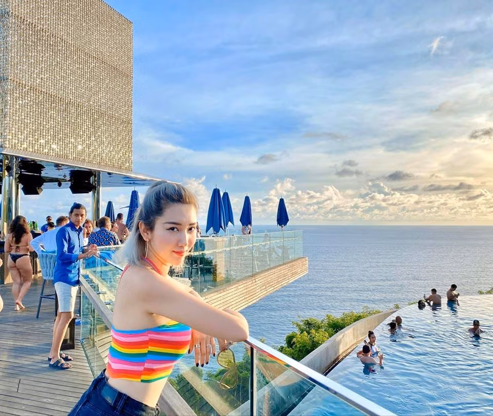 Chuyến du lịch ở Bali cũng là một trong khoảng thời gian nghỉ ngơi ít ỏi của Thúy Ngân trước khi bắt tay vào những dự án mới.