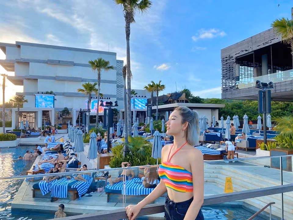 Chia sẻ với VietNamNet, nữ diễn viên cho biết năm 2019 là một năm may mắn đối với cô vì cô có nhiều cơ hội để hiểu bản thân, đến gần hơn với khán giả và được hợp tác với rất nhiều nghệ sĩ.