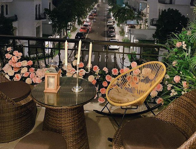 Tháng 1-2020, nam ca sĩ Tuấn Hưng đã đăng tải hình ảnh căn biệt thự của mình. Được biết, biệt thự của Tuấn Hưng nằm trong khu dân cư cao cấp ở Hà Nội. Hai vợ chồng anh mua nhà từ giữa năm 2019 nhưng đến đầu năm 2020, sân vườn mới hoàn thành