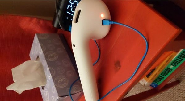 Giống với những chiếc loa Bluetooth thông thường, AirPods Max cũng được sạc pin để có thể sử dụng nhiều lần.