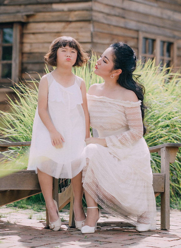 Thuy Nga bat ngo tiet lo tien hoc phi dat do cua con gai