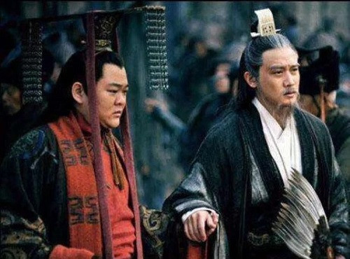 Vi sao Luu Thien phai dap ban khi kham xet cua cai nha Gia Cat Luong?-Hinh-2