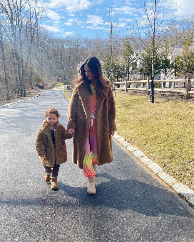 Fashionista My gay buc xuc vi nhiem virus van di lung tung