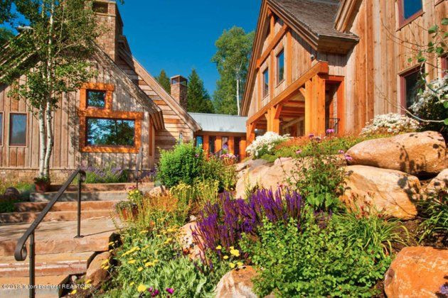 Ông cùng vợ sở hữu một căn biệt thự ở thành phố Jackson, bang Wyoming cùng một trang trại trị giá 40 triệu USD. Ảnh: Realtor.