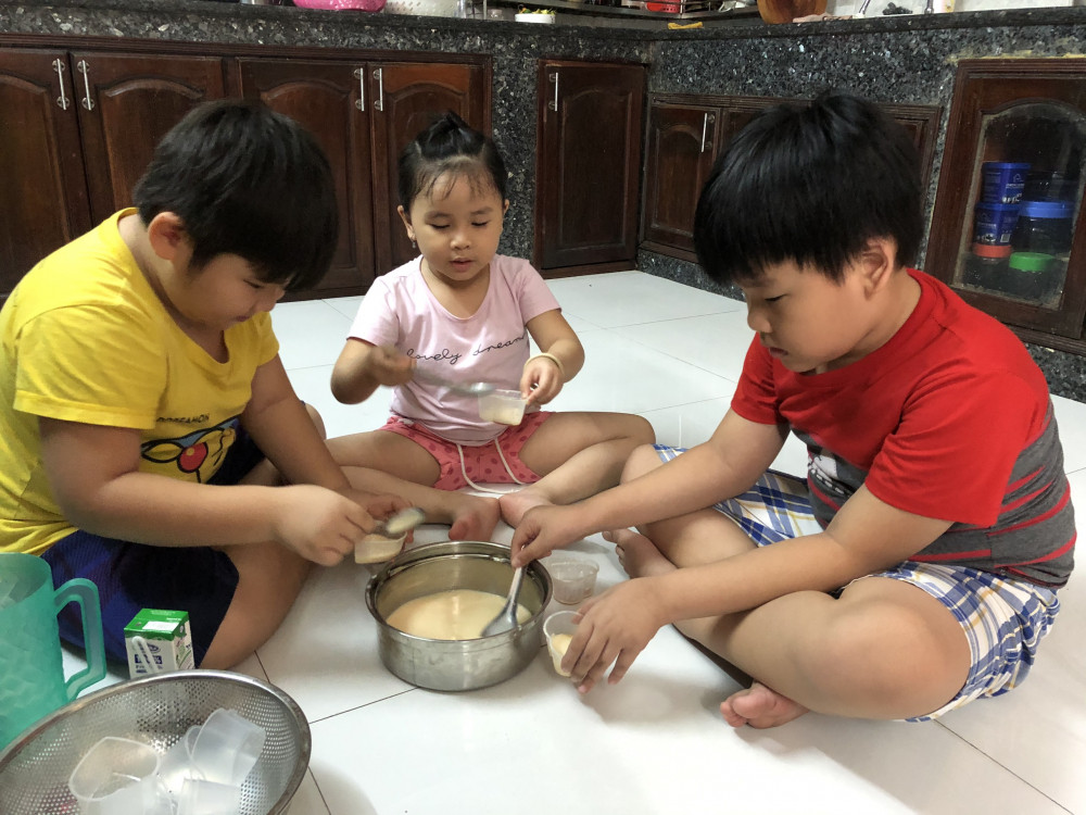 Thu thach ngay cach ly xa hoi