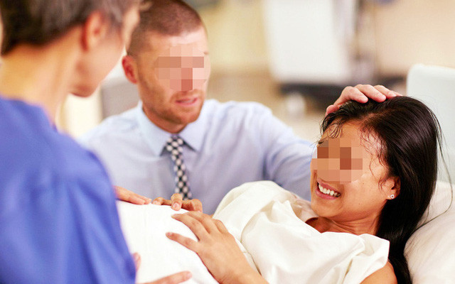 Tranh cãi chuyện vợ yêu cầu chồng cứu mình thay vì cứu con khi sinh Tranh cai chuyen vo yeu cau chong cuu minh thay vi cuu con khi sinh