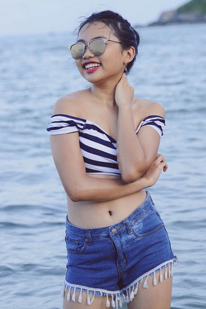 Giàu có và nổi tiếng hơn xưa, Phương Mỹ Chi ngày càng có nhiều thay đổi trong phong cách ăn mặc cả trong đời thường lẫn những lần dự sự kiện. Ở lứa tuổi vị thành niên là giai đoạn Phương Mỹ Chi hình thành tính cách cũng như có nhiều thay đổi về ngoại hình. Phong cách ăn mặc của giọng ca “Quê em mùa nước lũ” bị “săm soi” là "người lớn", không phù hợp với lứa tuổi.