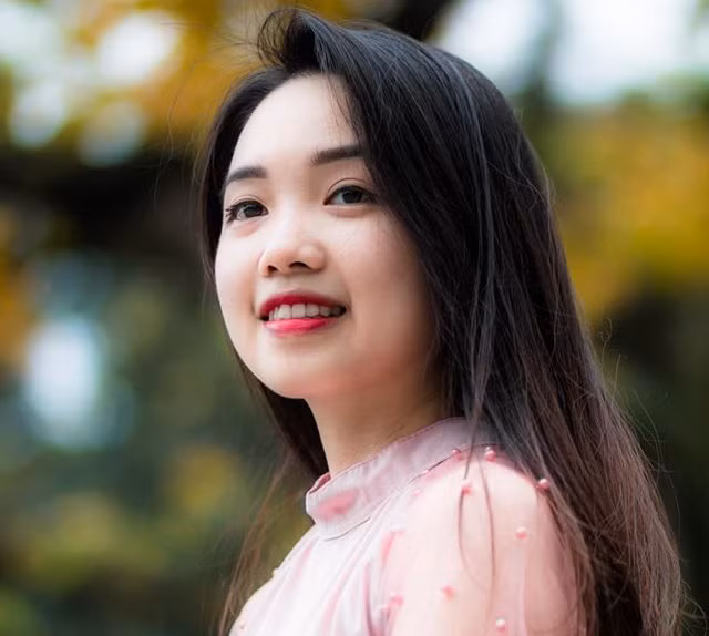 Vừa tốt nghiệp chương trình đại học, Hiền học thạc sĩ ngành Kỹ thuật Y sinh. Nữ sinh cho biết cô sẽ tích cực tham gia nghiên cứu khoa học để góp phần nhỏ bé vào phát triển khoa học công nghệ nước nhà.