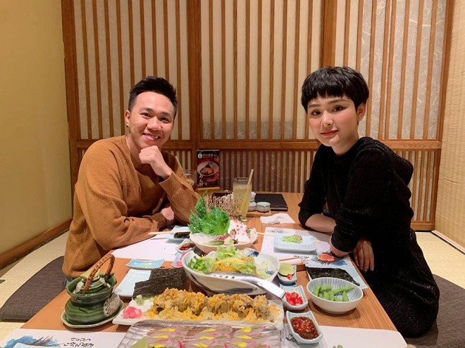 Dang anh len chua, Hien Ho bi fan gan mac cau duyen