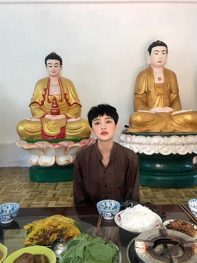 Dang anh len chua, Hien Ho bi fan gan mac cau duyen-Hinh-2