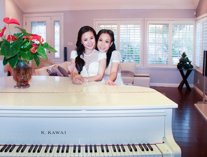 "Loá mắt" trước cơ ngơi hoành tráng của dàn sao Việt trên đất Mỹ - Hình 10 Căn nhà sử dụng tông màu trắng làm chủ đạo, gồm 2 phòng ngủ, một phòng khách, phòng làm việc, phòng bếp và 2 nhà tắm