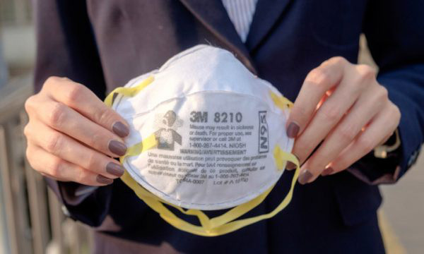 Nhung ba vo cuong mua khau trang