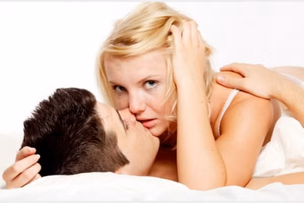 Vòng 1 có quyết định cảm xúc ái ân ? Vong 1 co quyet dinh cam xuc ai an ?